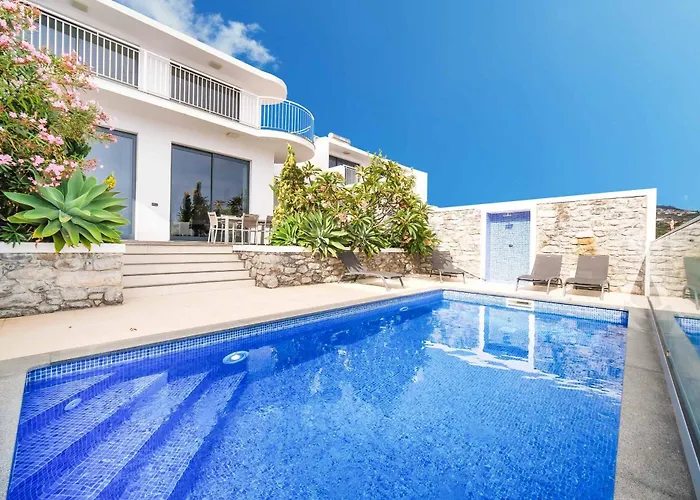 Casa Flores カリェタ