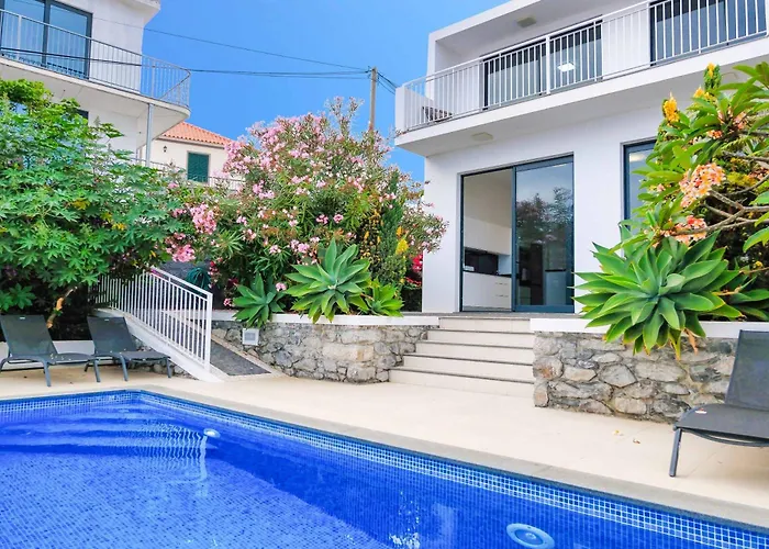 ヴィラ Casa Flores カリェタ